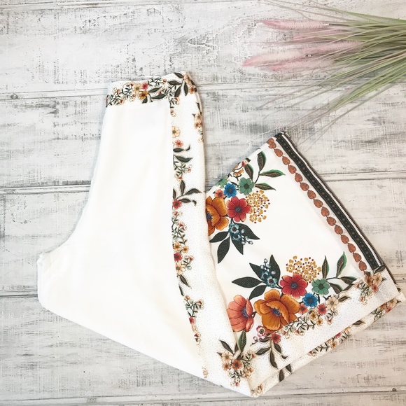 Anthropologie Farm Rio Melila Floral Flared Pants - Picture 2 of 8